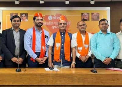 કેન્દ્ર સરકારની આર્થિક નીતિઓ અને વિવિધ યોજનાઓ વિશે માર્ગદર્શન આપ્યું.