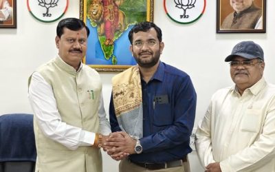 રાજ્યકક્ષાની ફી રીવીઝન કમિટીમાં નિમણૂંક બાદ વઢવાણના ધારાસભ્ય તથા નાયબ દંડકશ્રી જગદીશભાઈ મકવાણા સાહેબ દ્વારા મહેતા માર્કેટ વેપારી એસોસિએશનની ઉપસ્થિતિમાં અભિવાદન.