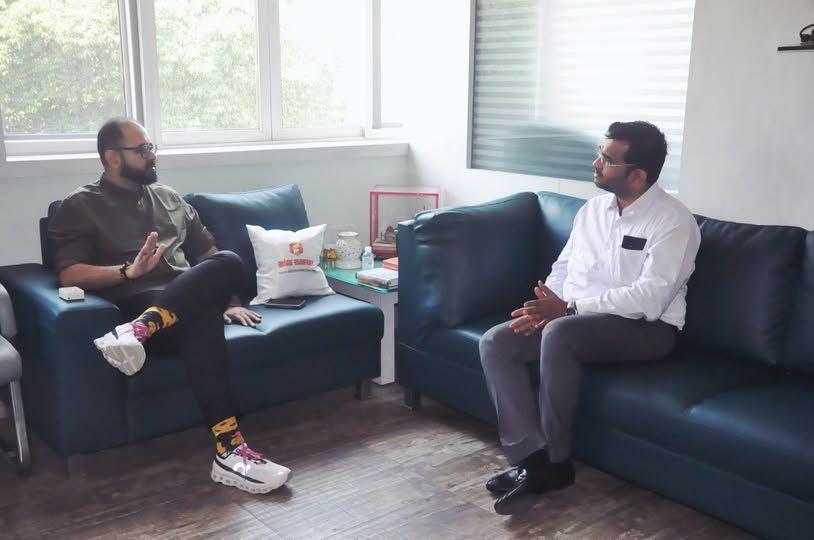 સાંજ સમાચાર ડિરેક્ટર કરણભાઈ શાહ સાથે મહત્વપૂર્ણ સંવાદ: જાહેરજીવન અને ઊર્જા ક્ષેત્ર પર વિચારવિમર્શ