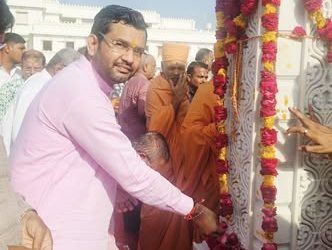 સુરેન્દ્રનગર BAPS મંદિરના નૂતન નિર્માણના પ્રથમ સ્તંભ સ્થાપનનો પાવન પ્રસંગ